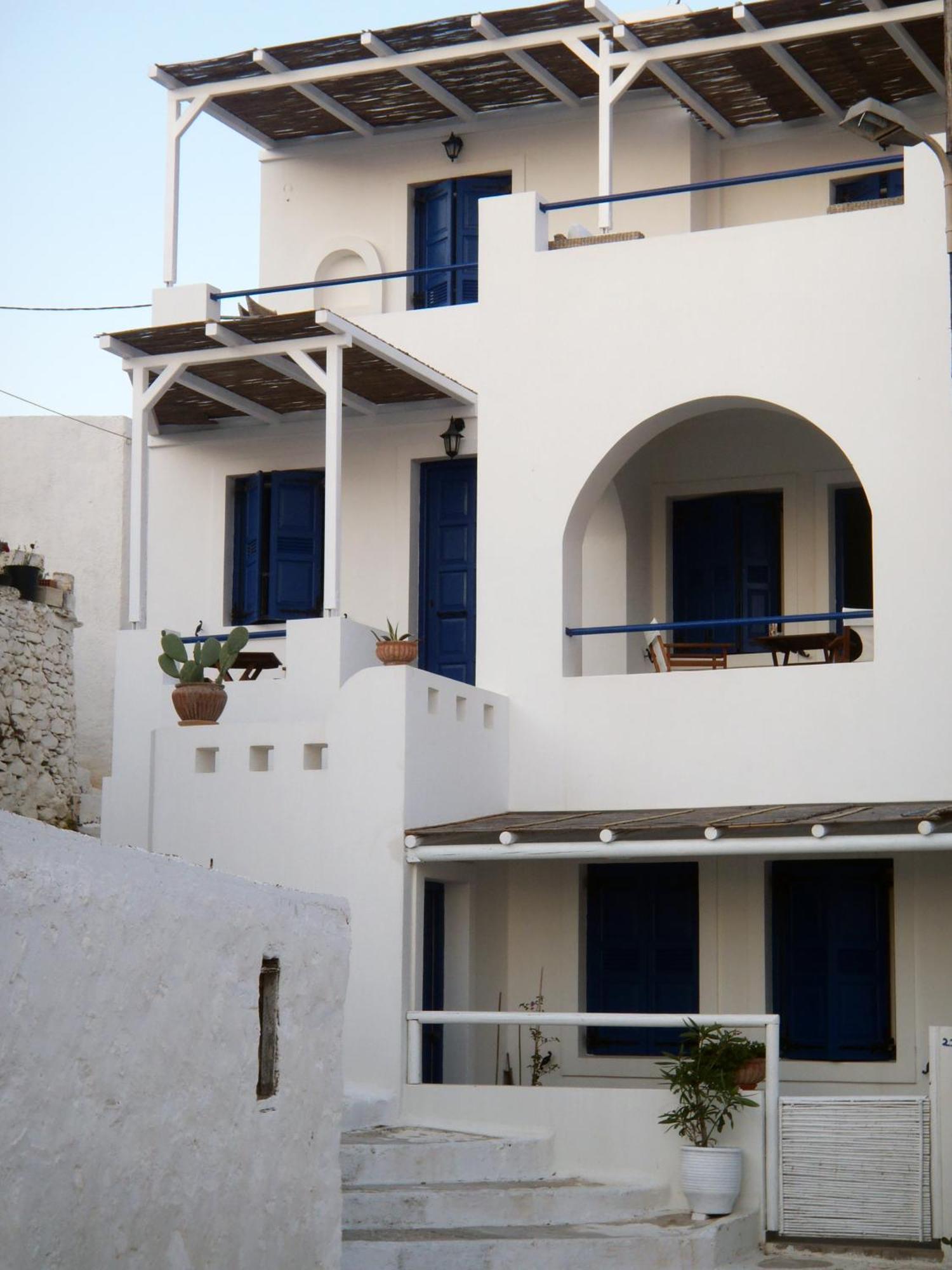 Plori Studios And Apartments Aegiali Exterior photo